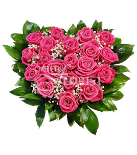 bouquet of roses with babys breath and oasis