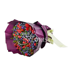 edible arrangement of berries