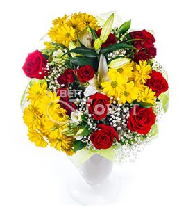lisianthuses roses and lilie